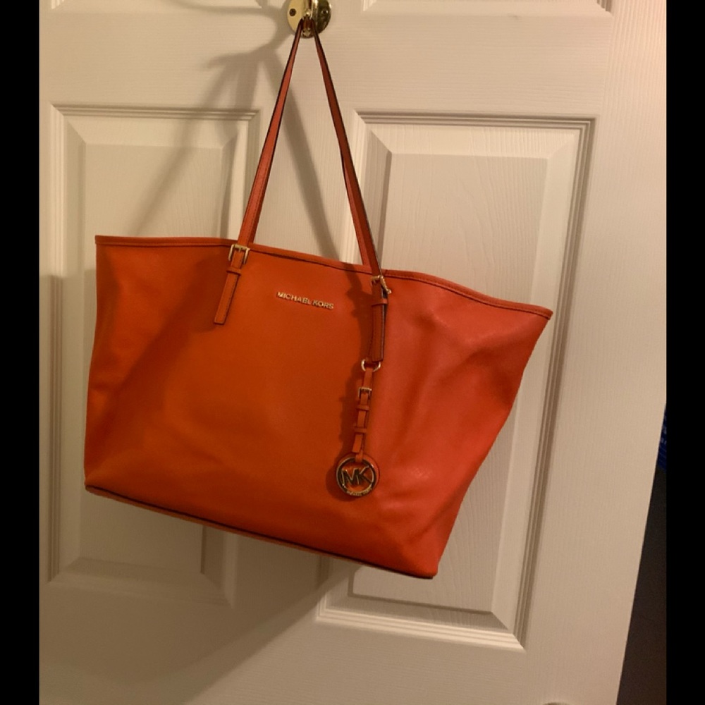 Michael Kors Jet Set Large Tote